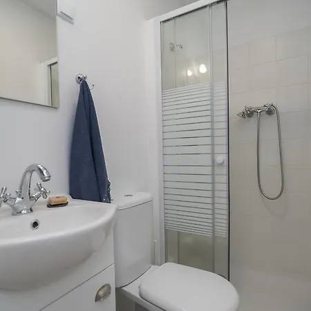 Rooftop In Alfama - Little Triplex *